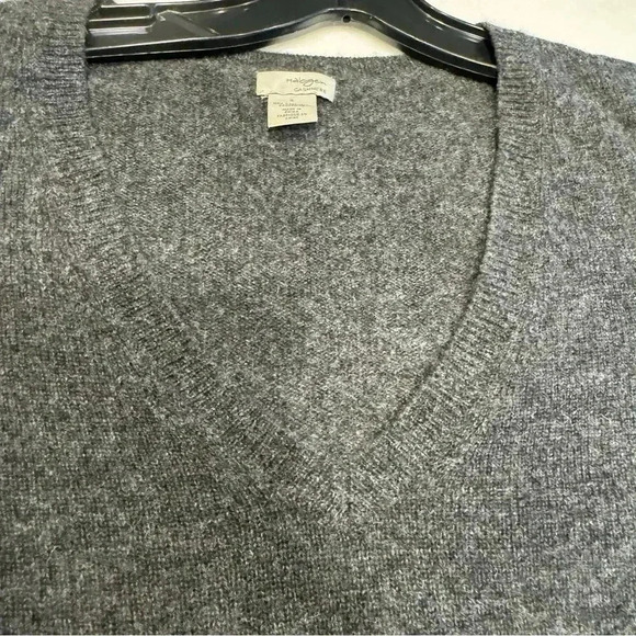 Halogen Women’s  100% CASHMERE VNeck Long Sleeve Sweater Dark Gray Size Small - Picture 7 of 8